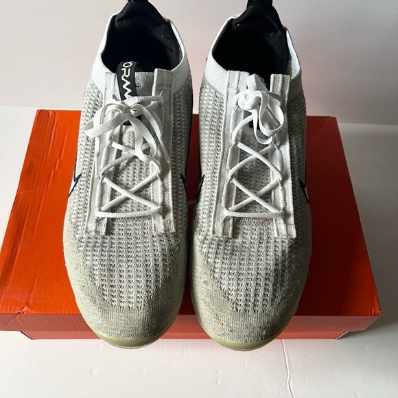 🌟SOLD🌟Nike Vapormax metallic silver (Size 12) - Picture 1 of 9